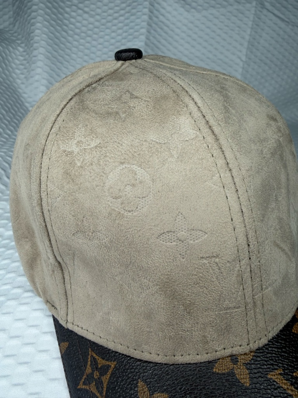 LOUIS VUITTON CAP OU PAS MONOGRAM CANVAS AND SUEDE CAP EXCELLENT - Picture 3 of 7